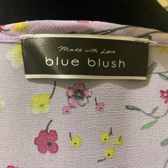 Blue Blush Floral Romper with Snap v-neck front Size Small - Picture 3 of 5